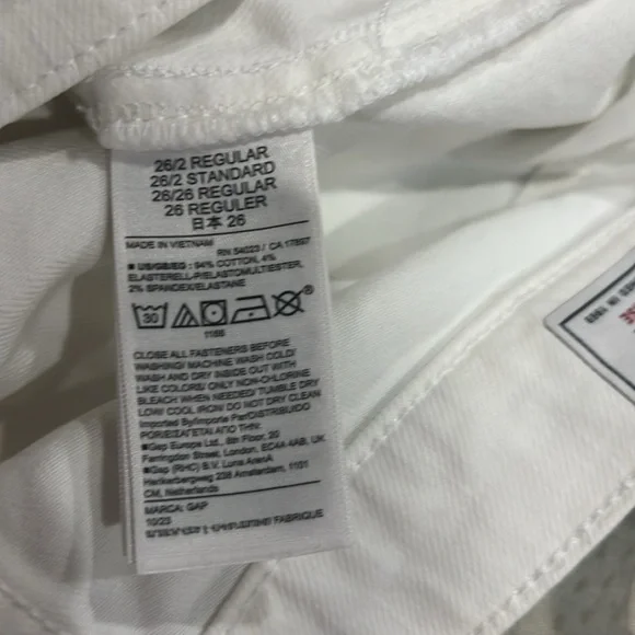 Stylish White Flared Jeans - Picture 5 of 6